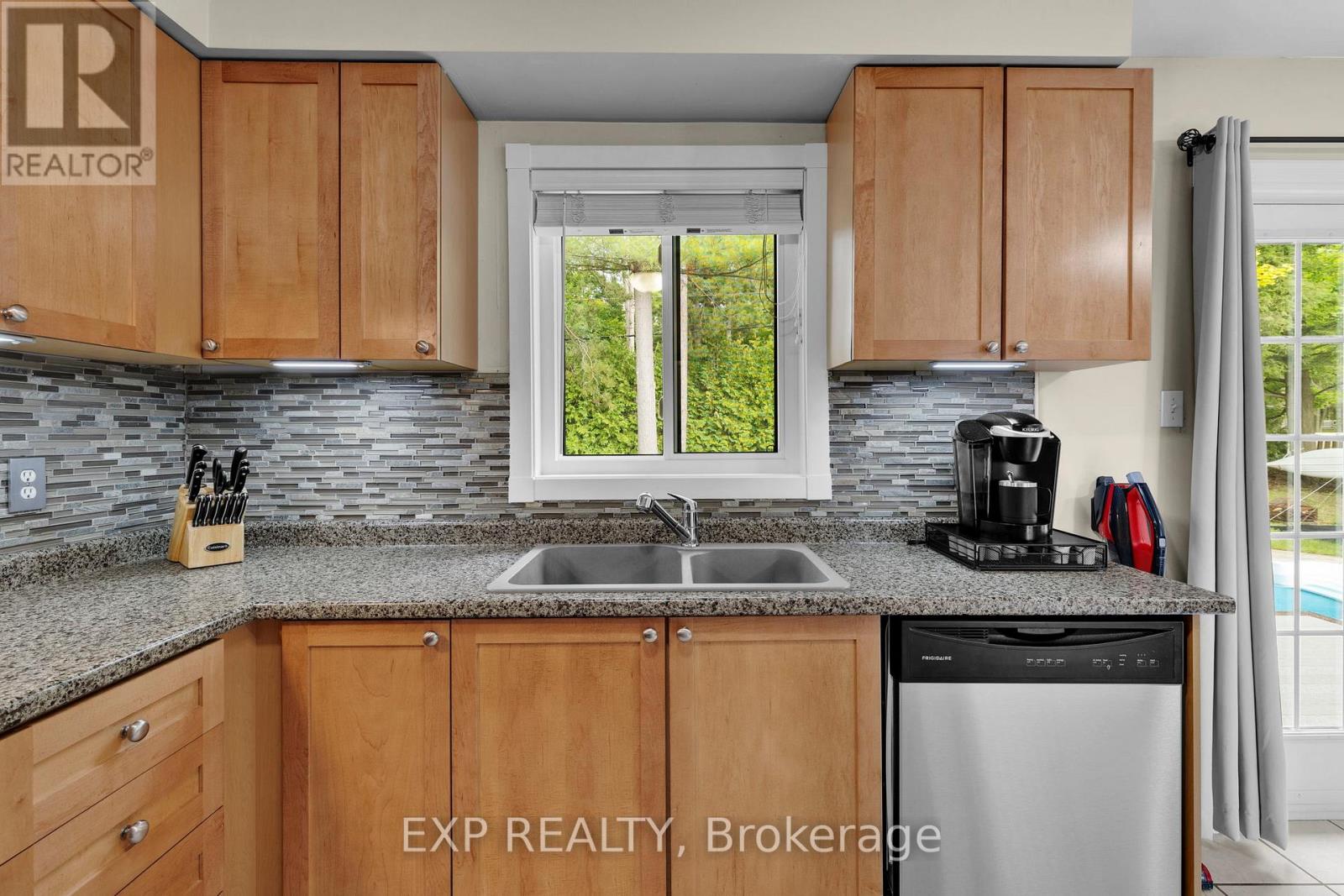 9 - Birdie Court, Wasaga Beach, Ontario  L9Z 1C1 - Photo 6 - S12371171