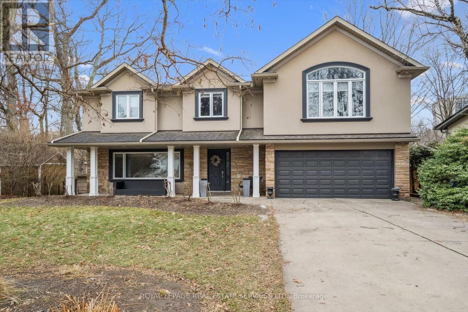 1302 HILLVIEW CRESCENT, Oakville, Ontario