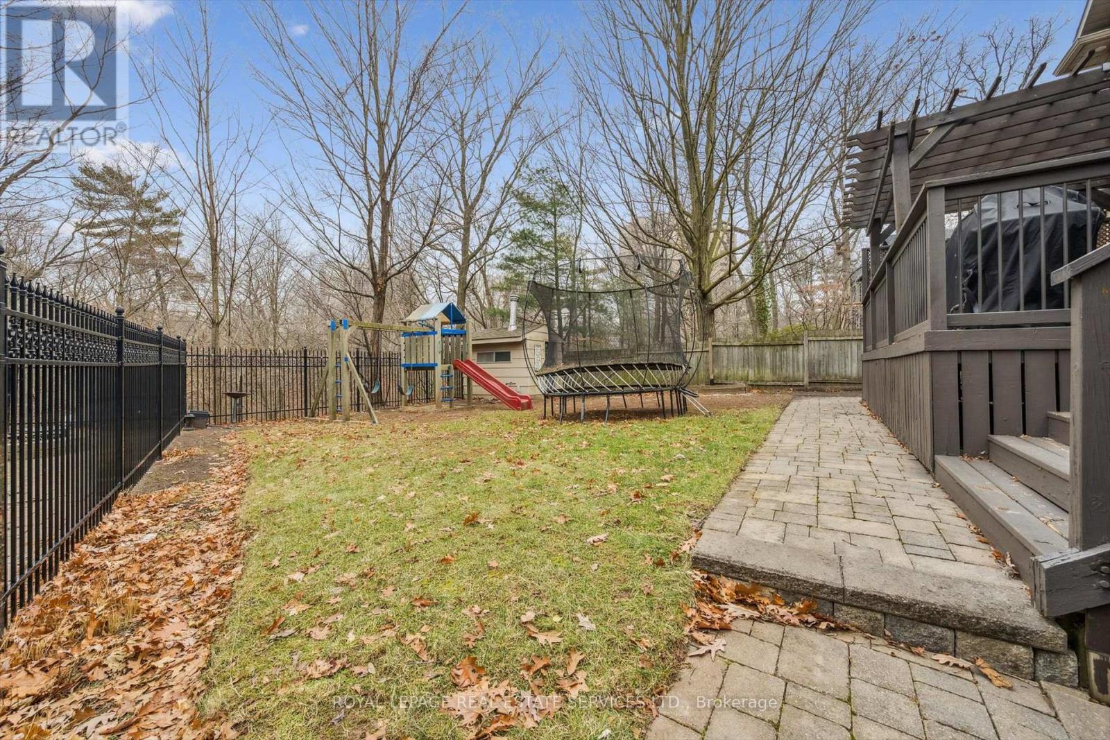 1302 Hillview Crescent, Oakville, Ontario  L6H 2C7 - Photo 42 - W12642790