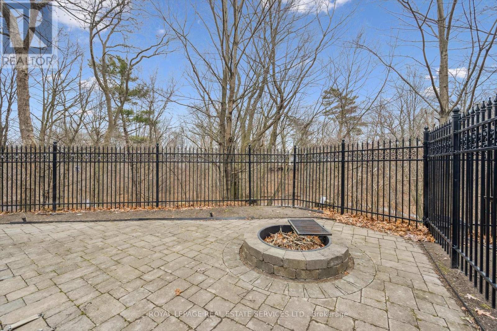 1302 Hillview Crescent, Oakville, Ontario  L6H 2C7 - Photo 46 - W12642790