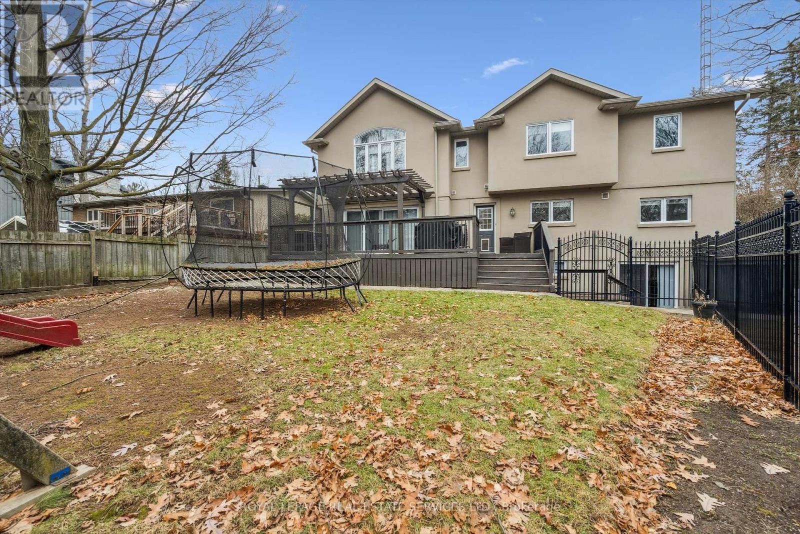 1302 Hillview Crescent, Oakville, Ontario  L6H 2C7 - Photo 43 - W12642790