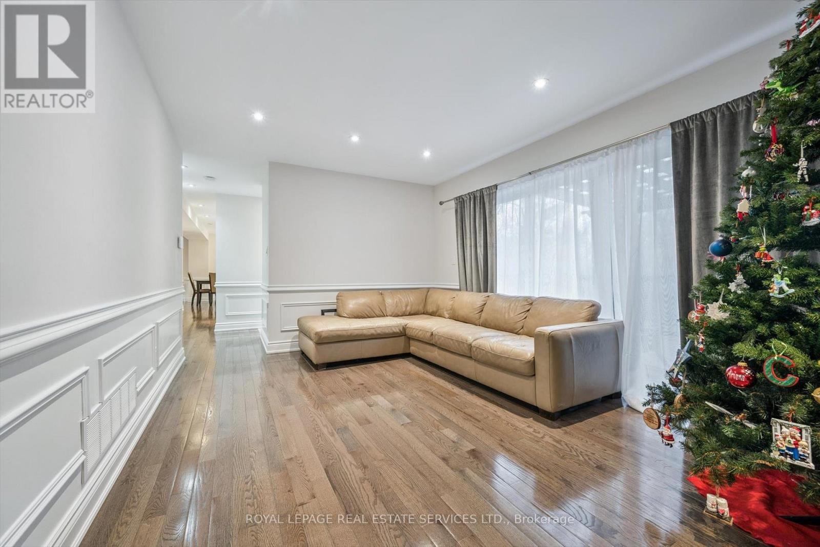 1302 Hillview Crescent, Oakville, Ontario  L6H 2C7 - Photo 15 - W12642790