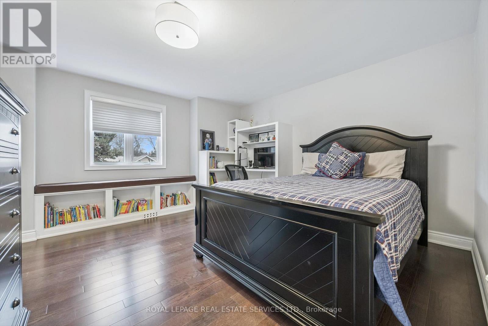 1302 Hillview Crescent, Oakville, Ontario  L6H 2C7 - Photo 29 - W12642790