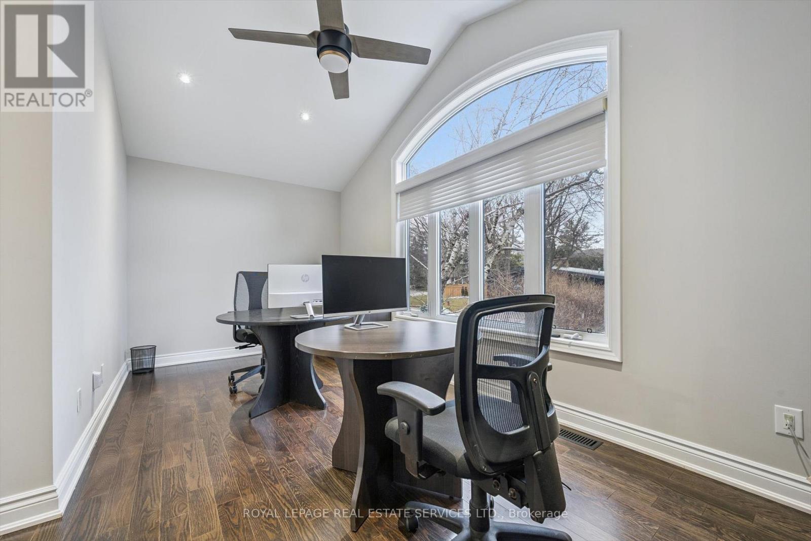 1302 Hillview Crescent, Oakville, Ontario  L6H 2C7 - Photo 22 - W12642790