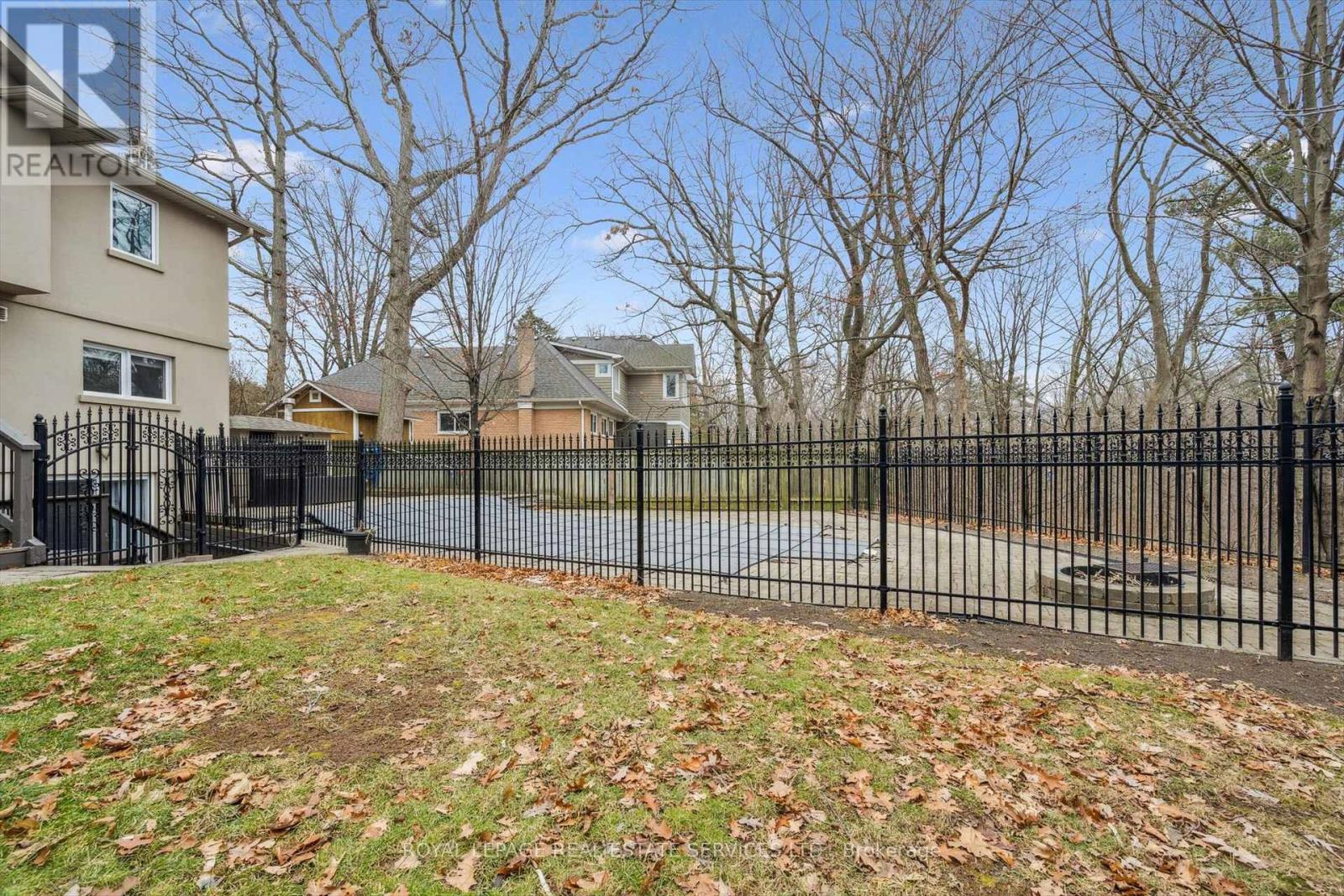 1302 Hillview Crescent, Oakville, Ontario  L6H 2C7 - Photo 44 - W12642790