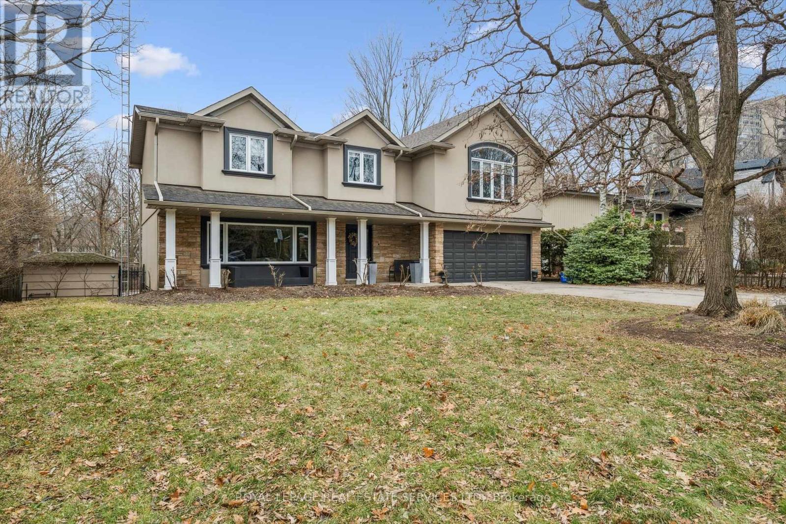 1302 Hillview Crescent, Oakville, Ontario  L6H 2C7 - Photo 3 - W12642790