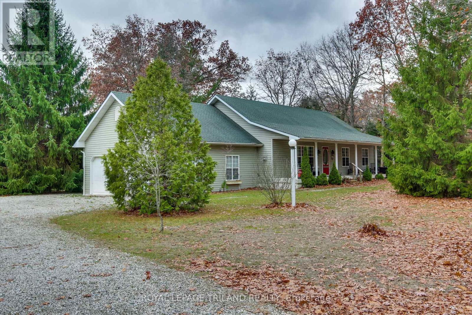 9909 Northville Crescent, Lambton Shores, Ontario  N0M 2N0 - Photo 1 - X12556264