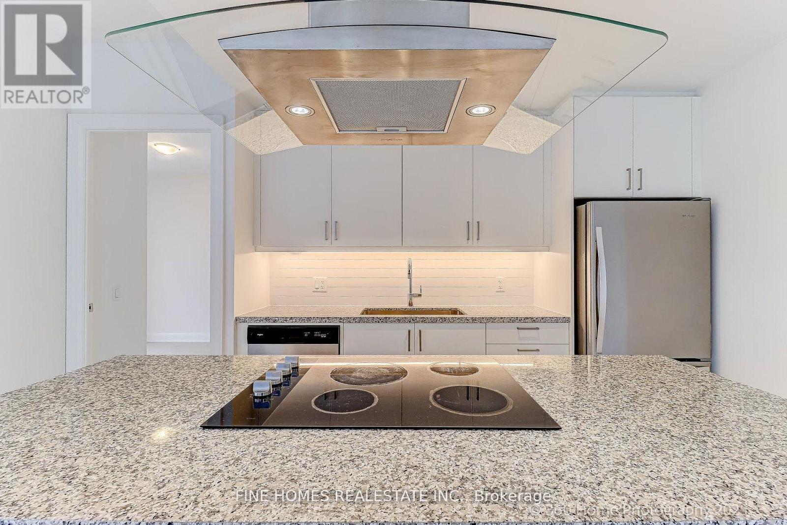 20 Gatineau Drive, Vaughan, Ontario  L4J 0L3 - Photo 5 - N12690802