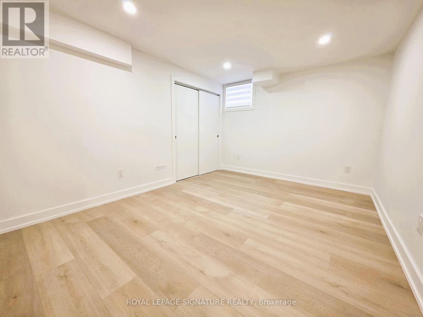 29 Conchita Street, Georgina (Keswick South), Ontario  L4P 0H4 - Photo 12 - N12690862