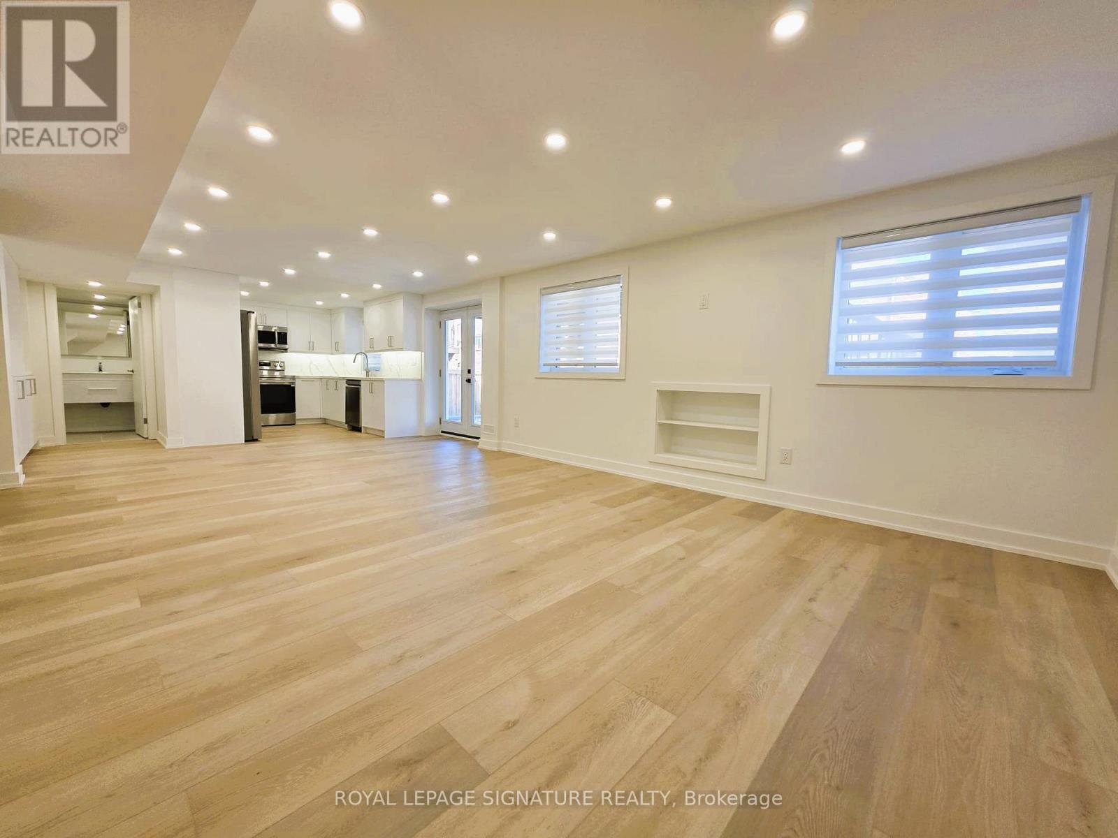 29 Conchita Street, Georgina (Keswick South), Ontario  L4P 0H4 - Photo 9 - N12690862