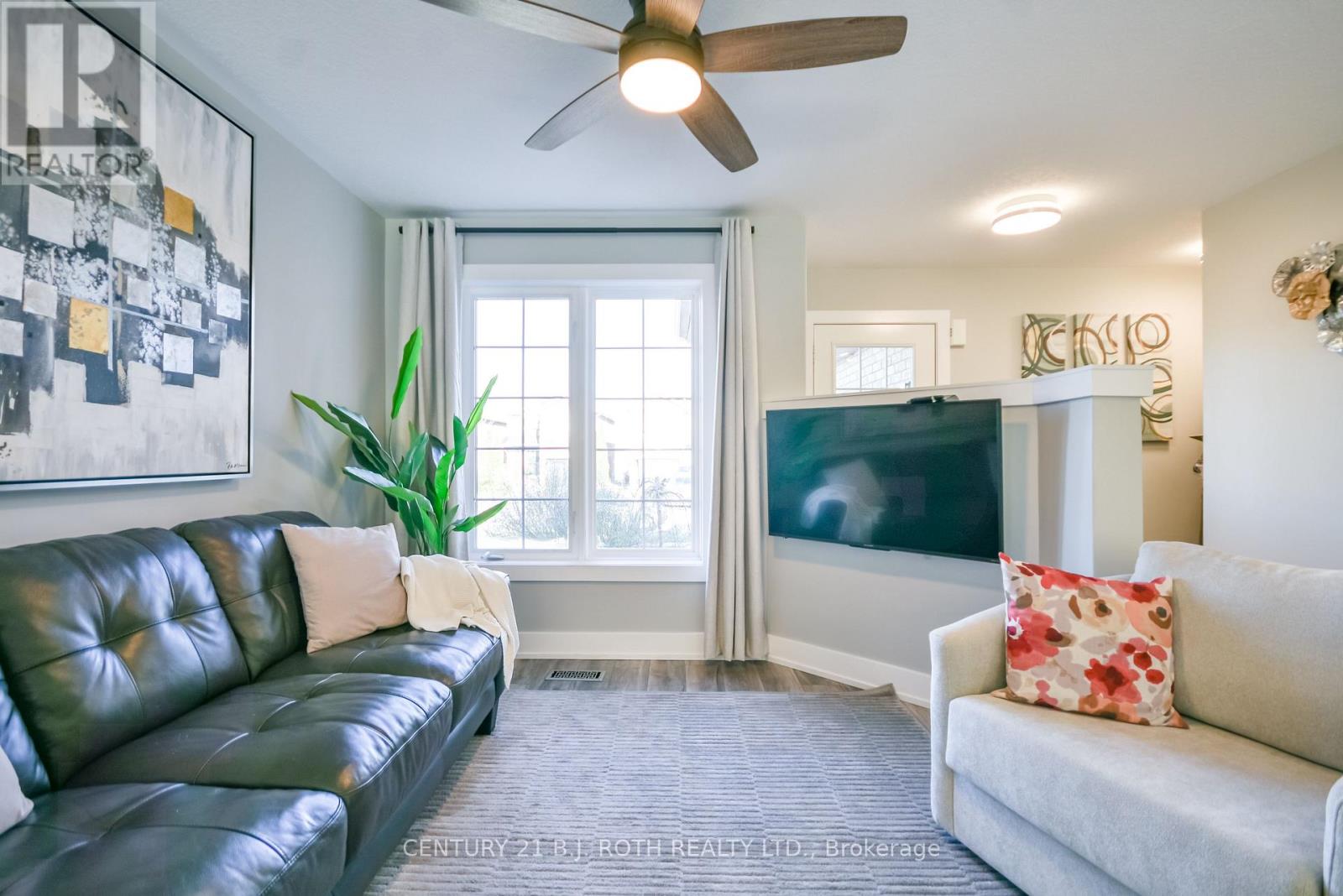 27 Claire Drive, Barrie (Painswick South), Ontario  L4N 5Y1 - Photo 5 - S12690830