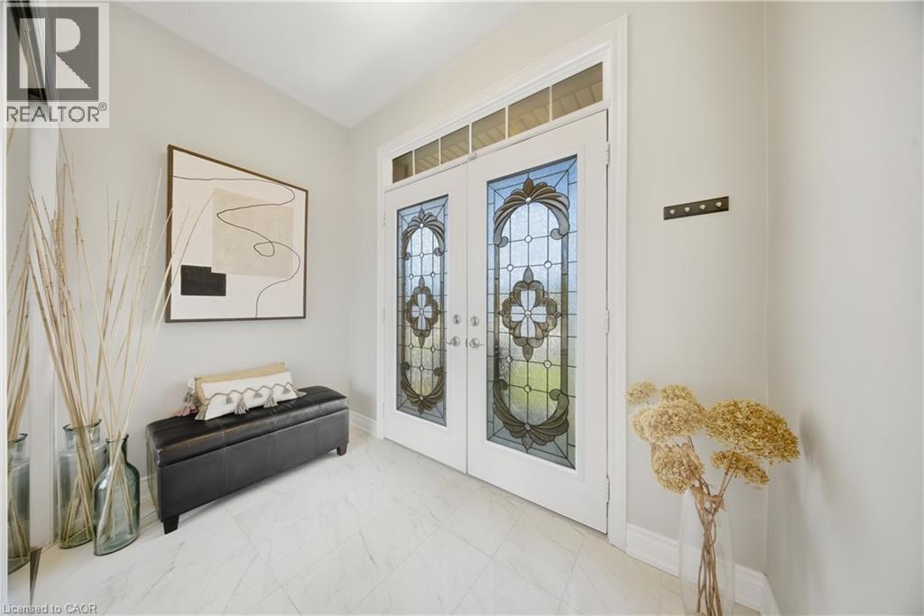 8 Summerberry Way, Hamilton, Ontario  L9B 0G2 - Photo 3 - 40797715