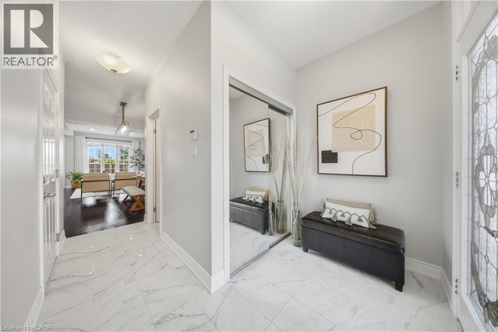 8 Summerberry Way, Hamilton, Ontario  L9B 0G2 - Photo 4 - 40797715