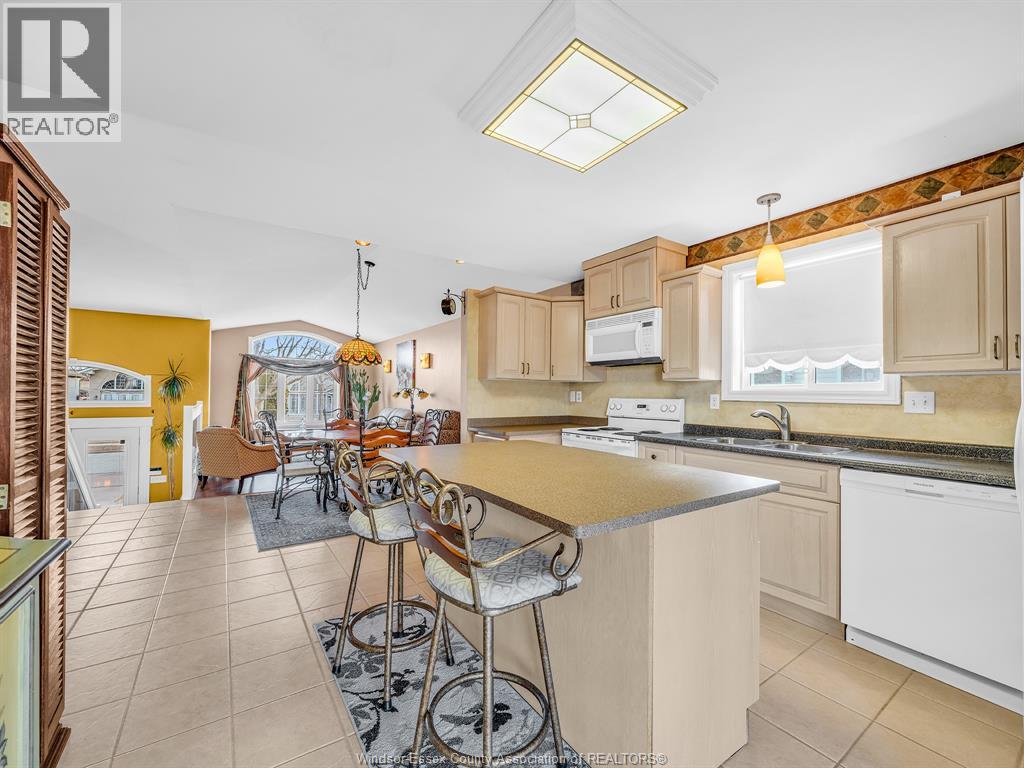 3677 Maguire Street, Windsor, Ontario  N9E 4V5 - Photo 12 - 26000953