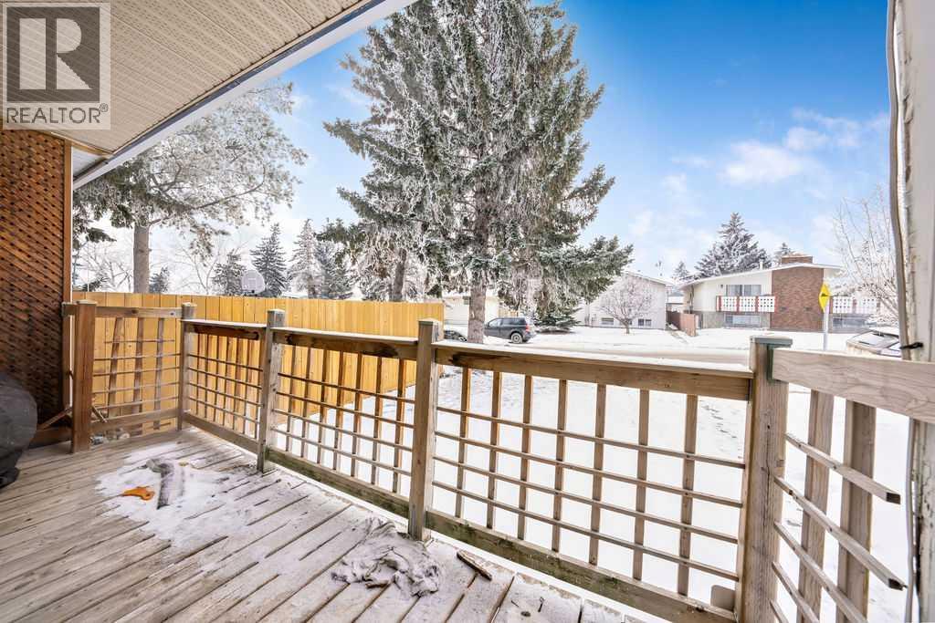 706 68 Avenue Sw, Calgary, Alberta  T2V 0N2 - Photo 3 - A2276364