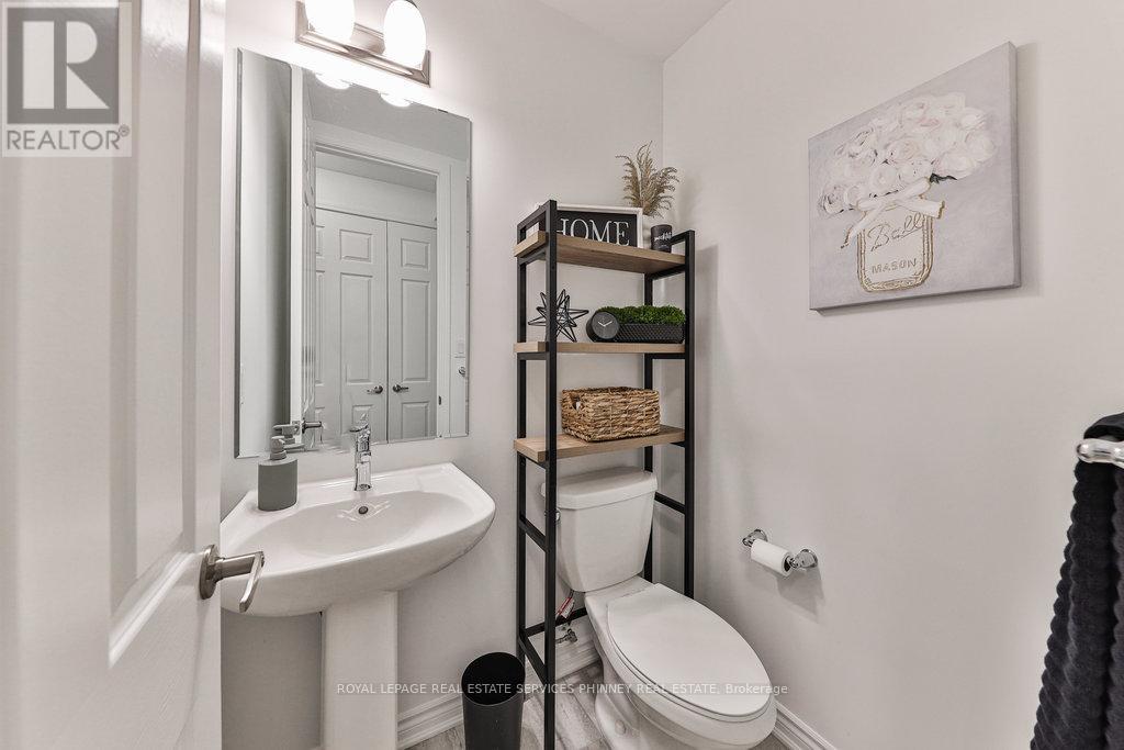 1841 Thames Circle, Milton, Ontario  L9E 2A4 - Photo 16 - W12690786