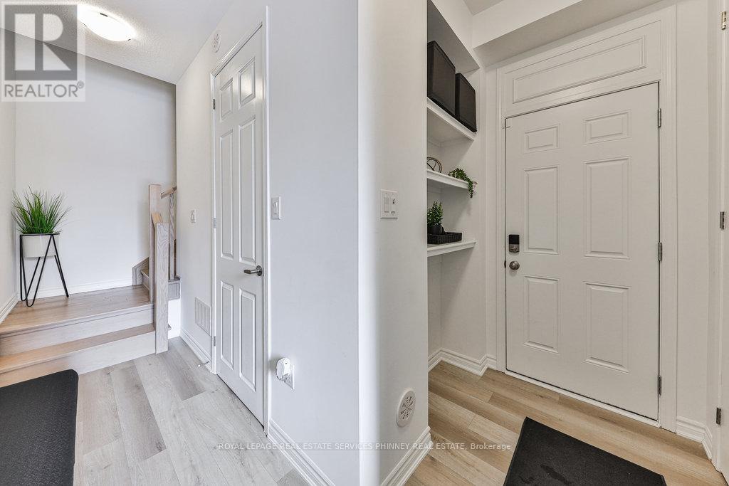 1841 Thames Circle, Milton, Ontario  L9E 2A4 - Photo 4 - W12690786