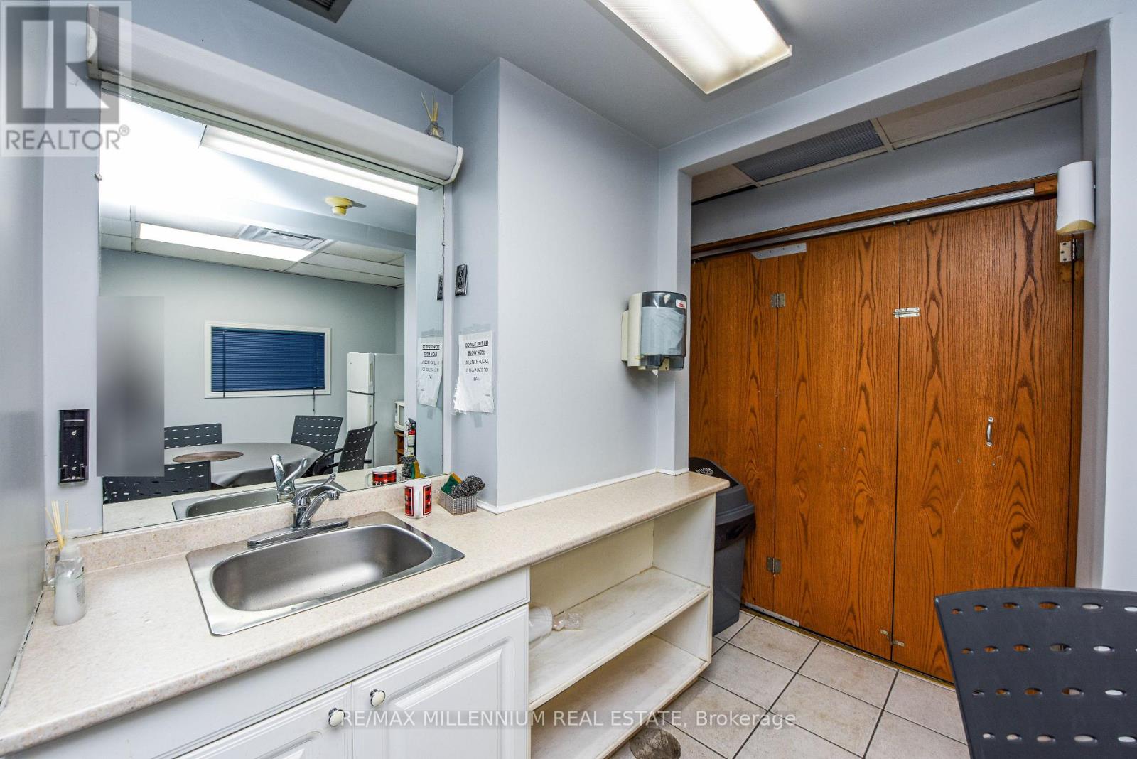 224 - 1300 Steeles Avenue E, Brampton, Ontario  L6T 1A2 - Photo 8 - W12690794