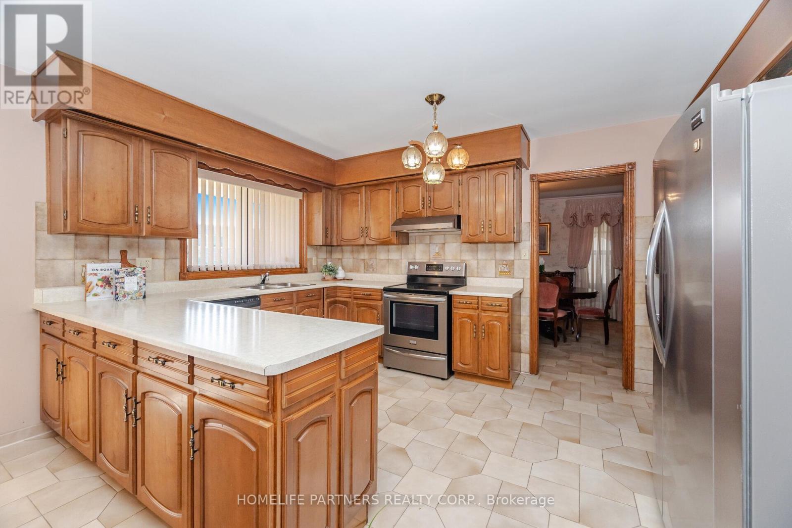 55 Wallasey Avenue, Toronto, Ontario  M9M 1E1 - Photo 10 - W12690812