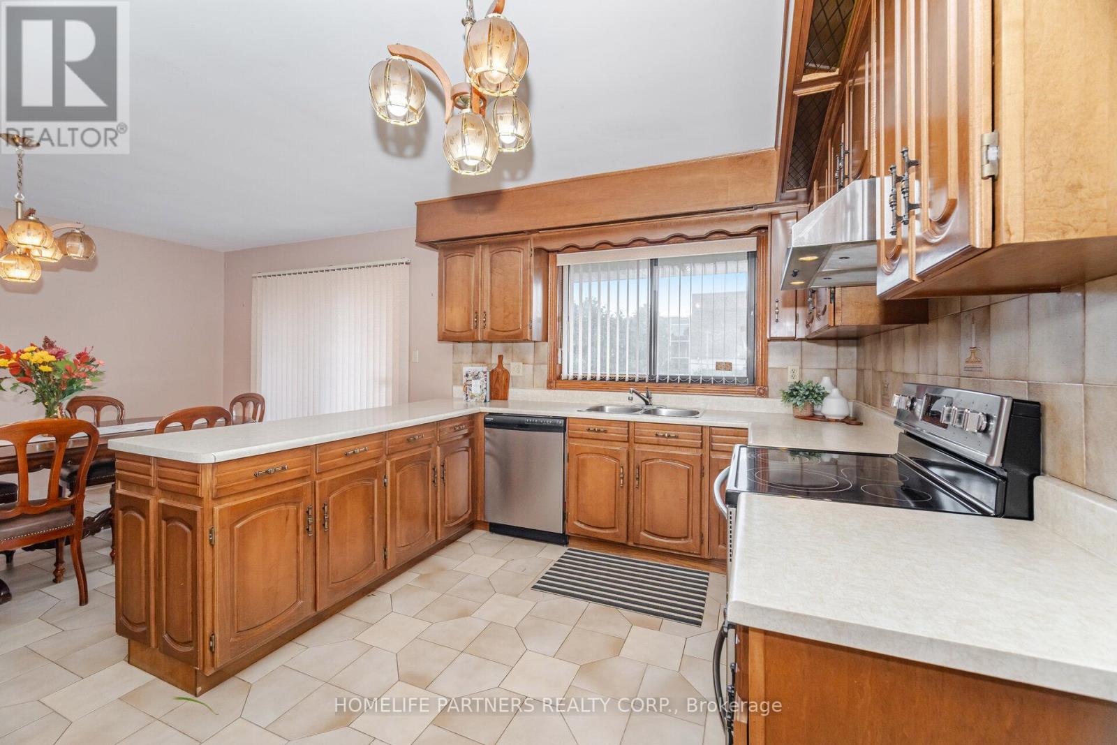 55 Wallasey Avenue, Toronto, Ontario  M9M 1E1 - Photo 12 - W12690812