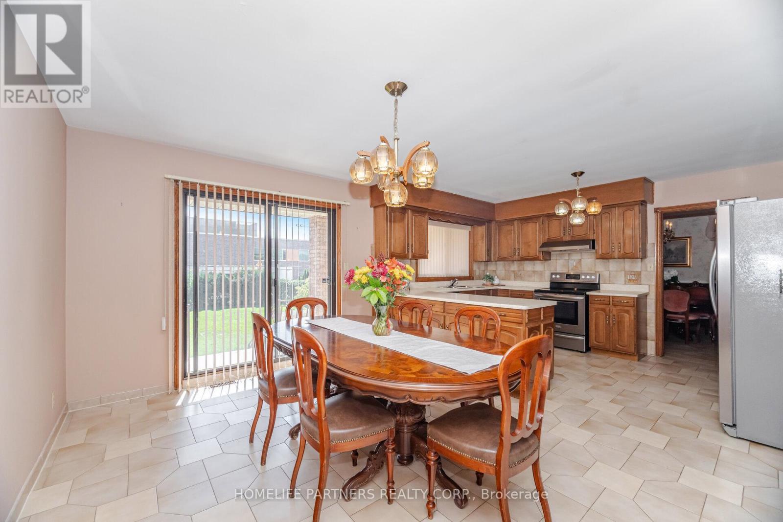 55 Wallasey Avenue, Toronto, Ontario  M9M 1E1 - Photo 13 - W12690812