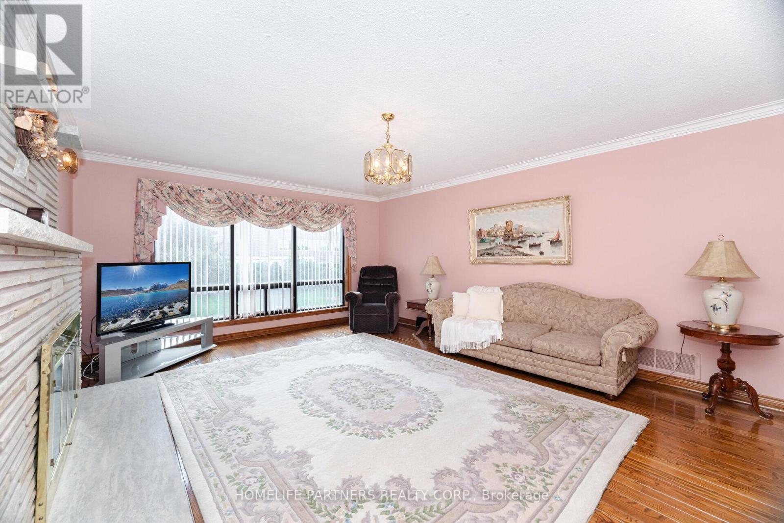 55 Wallasey Avenue, Toronto, Ontario  M9M 1E1 - Photo 16 - W12690812