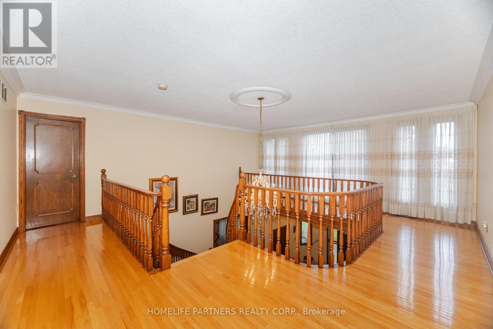 55 Wallasey Avenue, Toronto, Ontario  M9M 1E1 - Photo 20 - W12690812