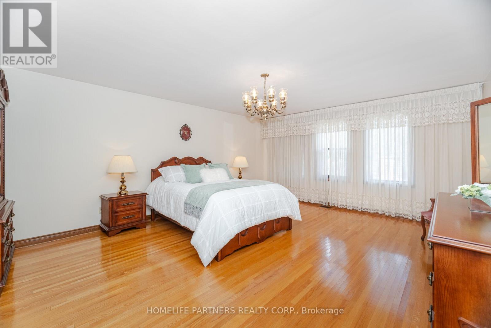 55 Wallasey Avenue, Toronto, Ontario  M9M 1E1 - Photo 23 - W12690812