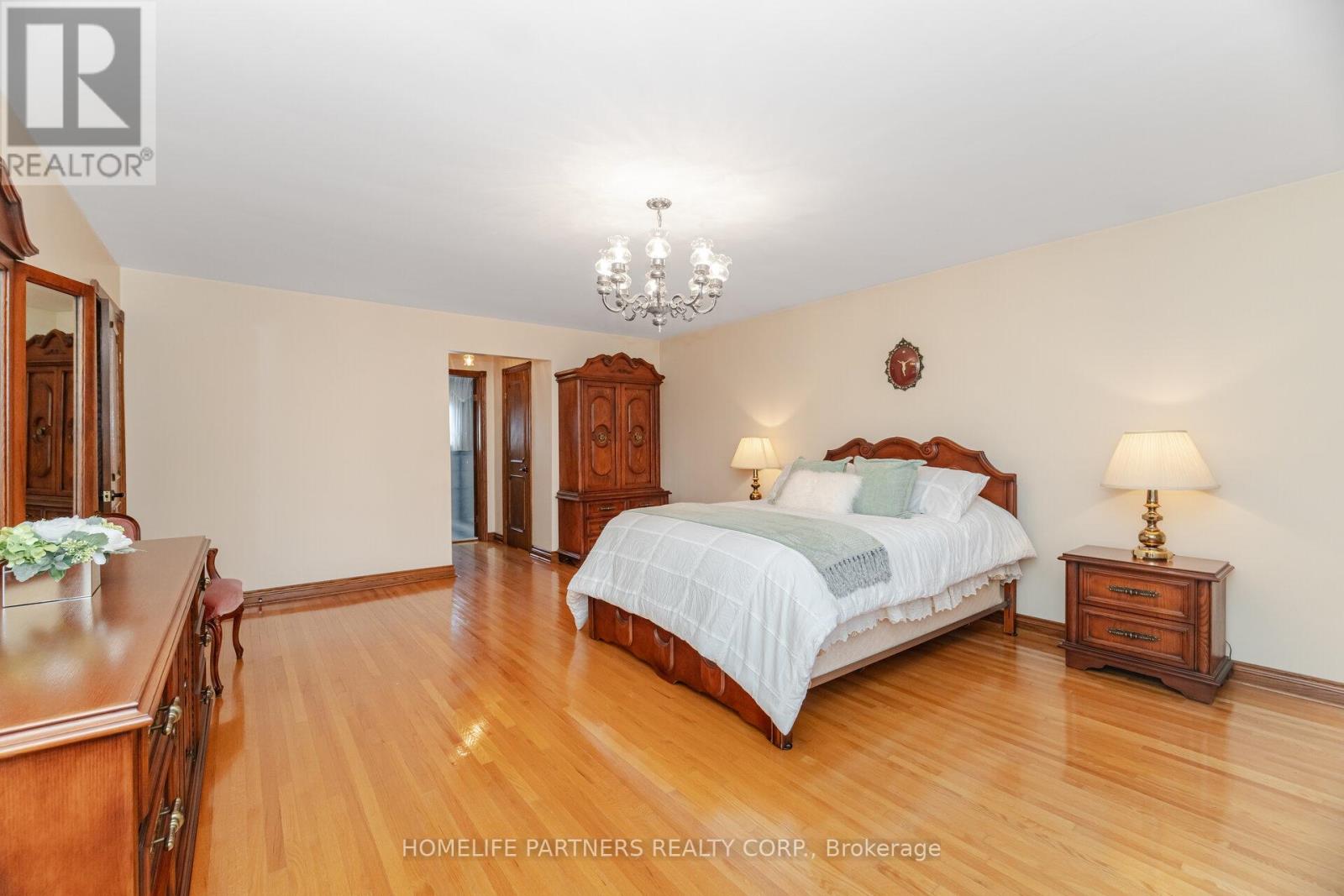 55 Wallasey Avenue, Toronto, Ontario  M9M 1E1 - Photo 25 - W12690812