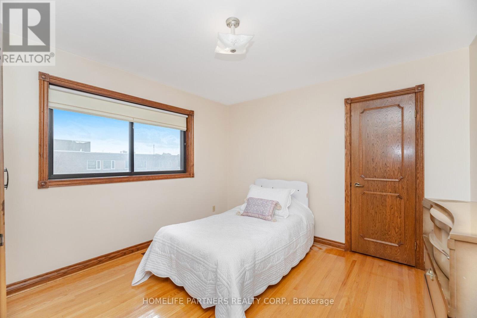 55 Wallasey Avenue, Toronto, Ontario  M9M 1E1 - Photo 30 - W12690812
