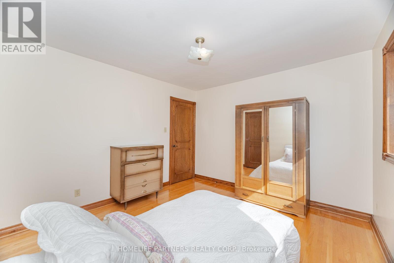 55 Wallasey Avenue, Toronto, Ontario  M9M 1E1 - Photo 31 - W12690812