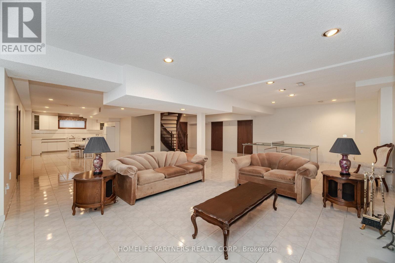 55 Wallasey Avenue, Toronto, Ontario  M9M 1E1 - Photo 38 - W12690812