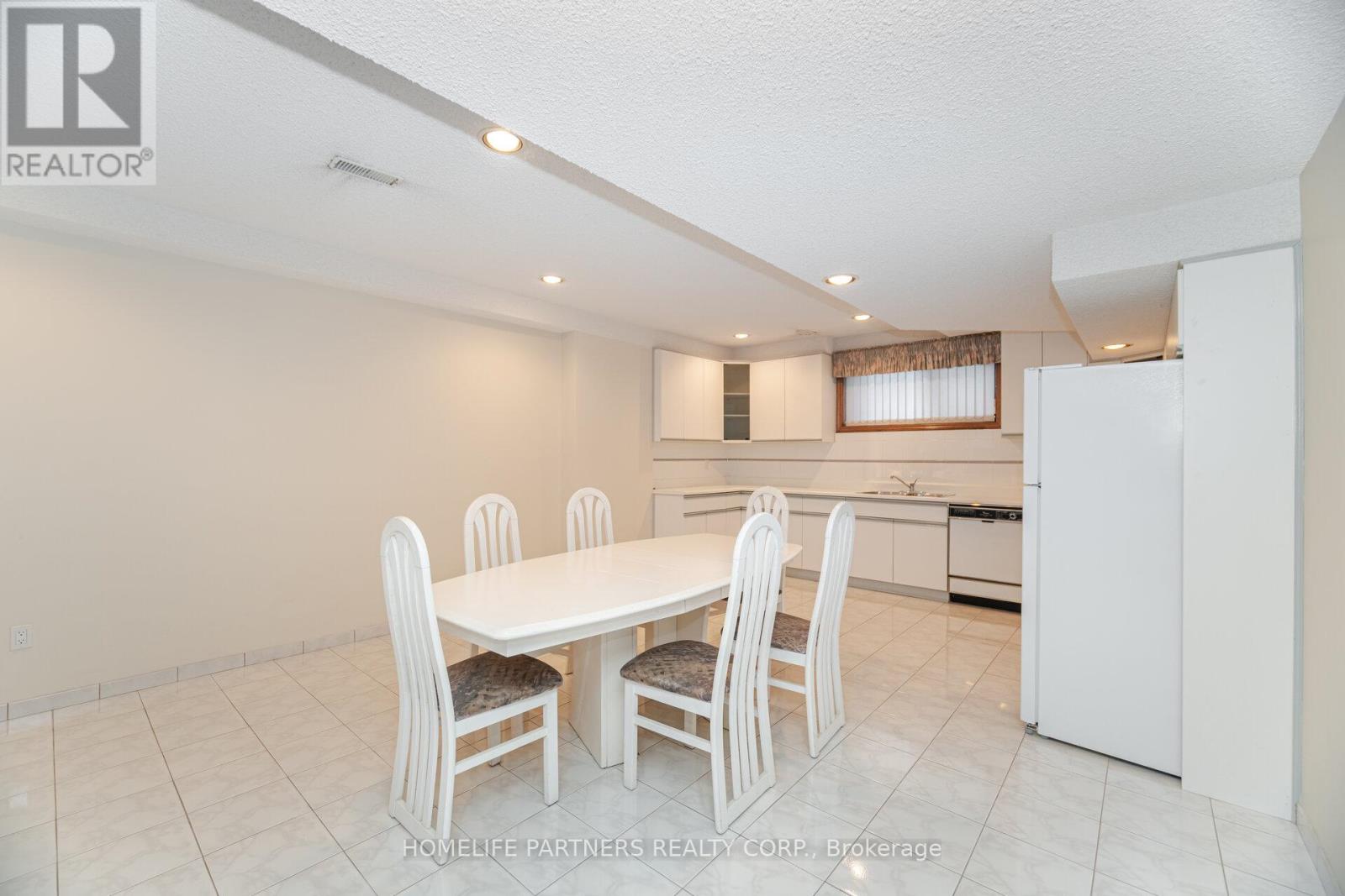 55 Wallasey Avenue, Toronto, Ontario  M9M 1E1 - Photo 39 - W12690812