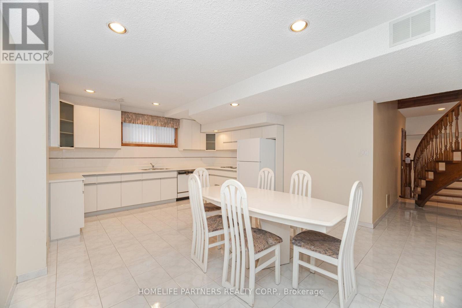 55 Wallasey Avenue, Toronto, Ontario  M9M 1E1 - Photo 40 - W12690812