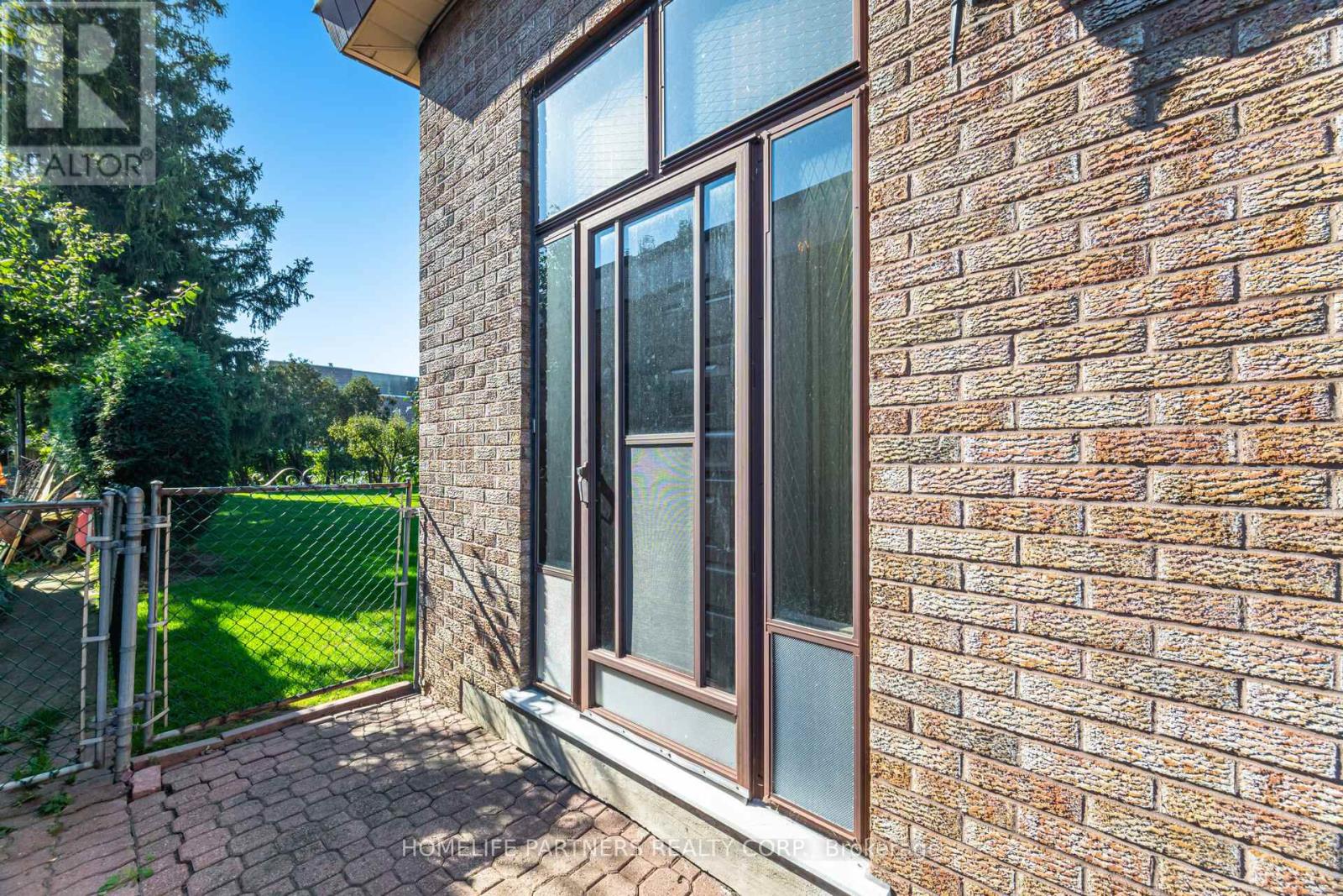 55 Wallasey Avenue, Toronto, Ontario  M9M 1E1 - Photo 44 - W12690812