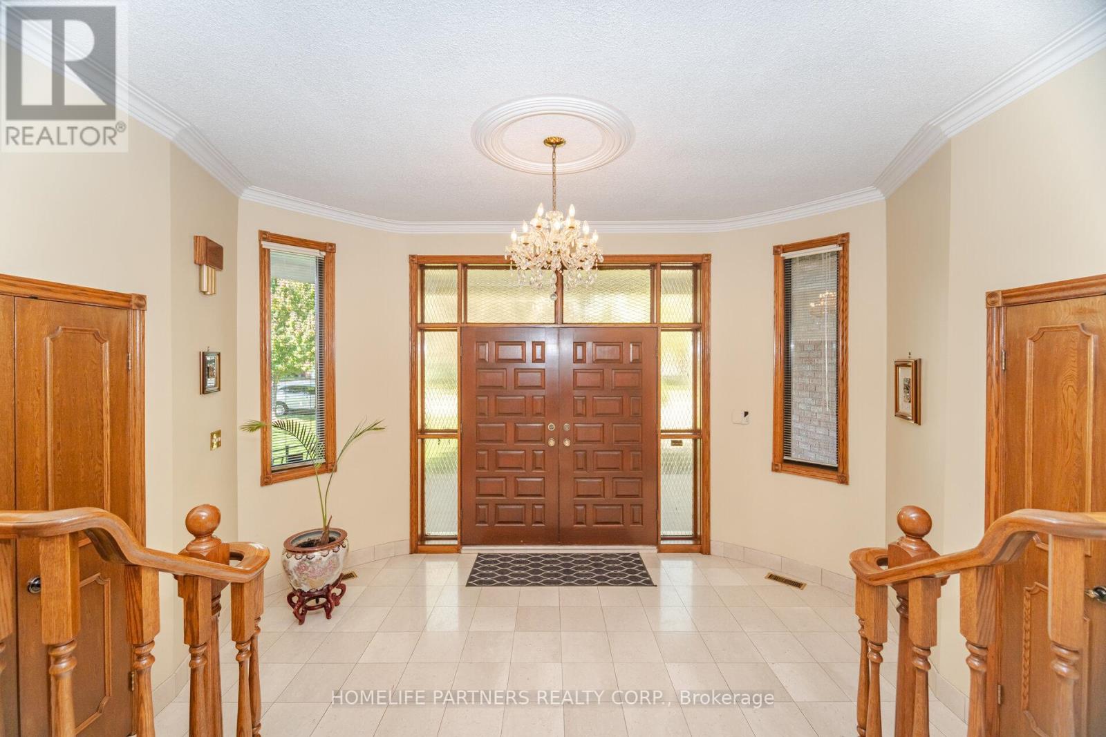 55 Wallasey Avenue, Toronto, Ontario  M9M 1E1 - Photo 5 - W12690812