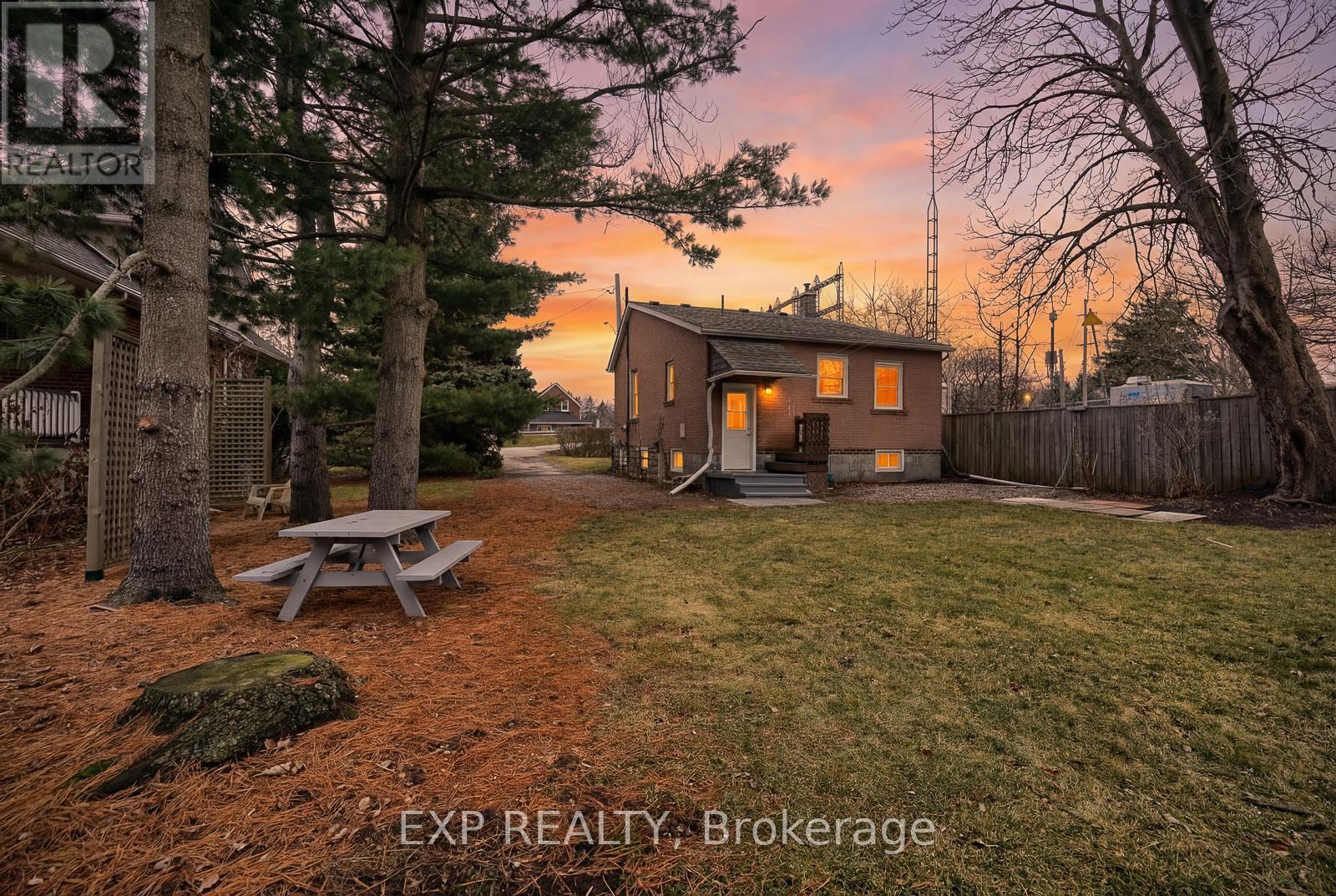 1105 Haig Boulevard, Mississauga, Ontario  L5E 2M4 - Photo 1 - W12690818