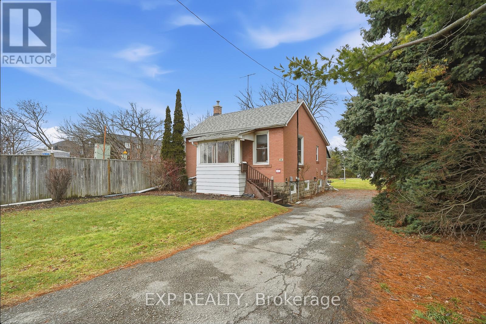 1105 Haig Boulevard, Mississauga, Ontario  L5E 2M4 - Photo 3 - W12690818