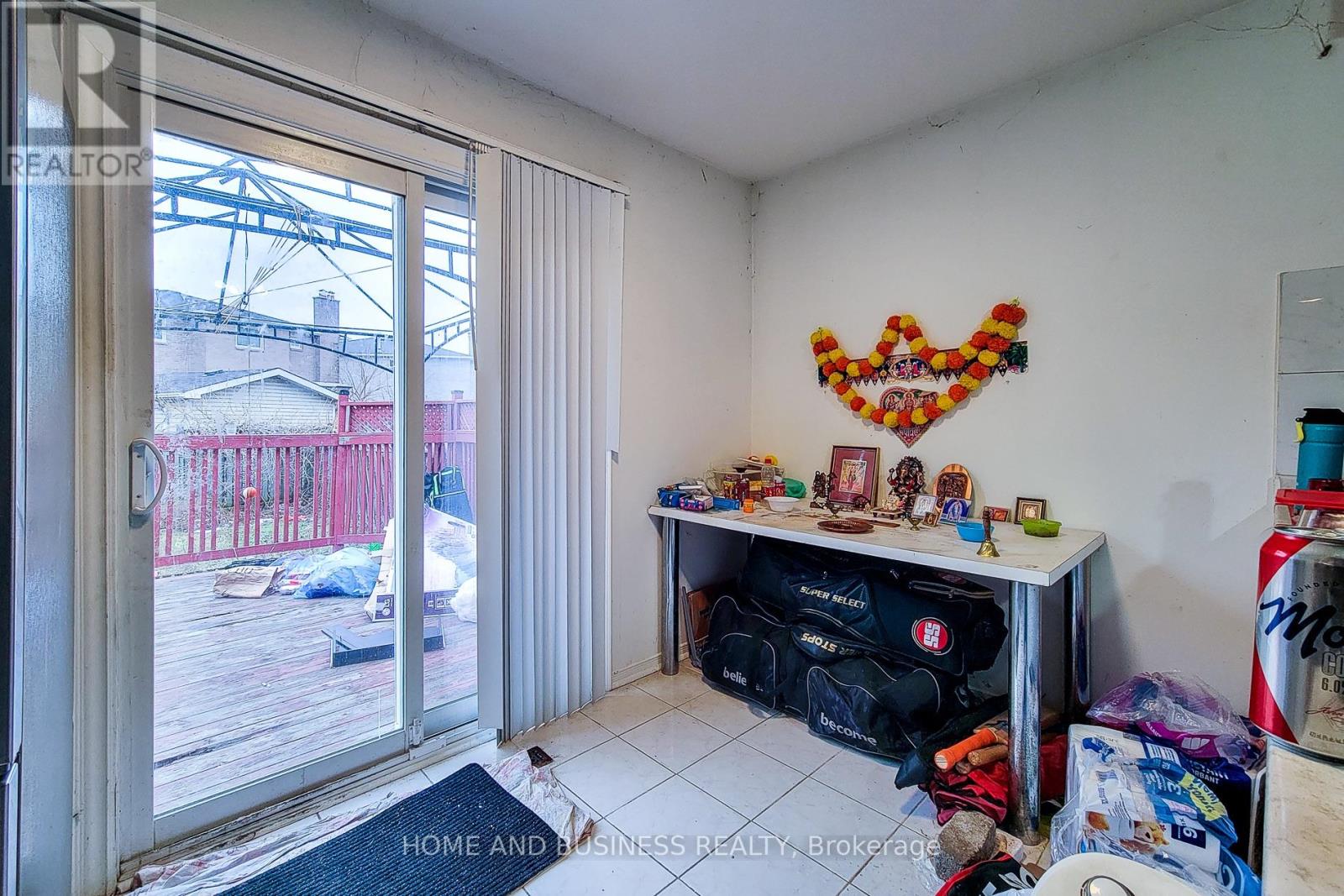 5213 Palomar Crescent, Mississauga, Ontario  L5R 2W8 - Photo 11 - W12690858