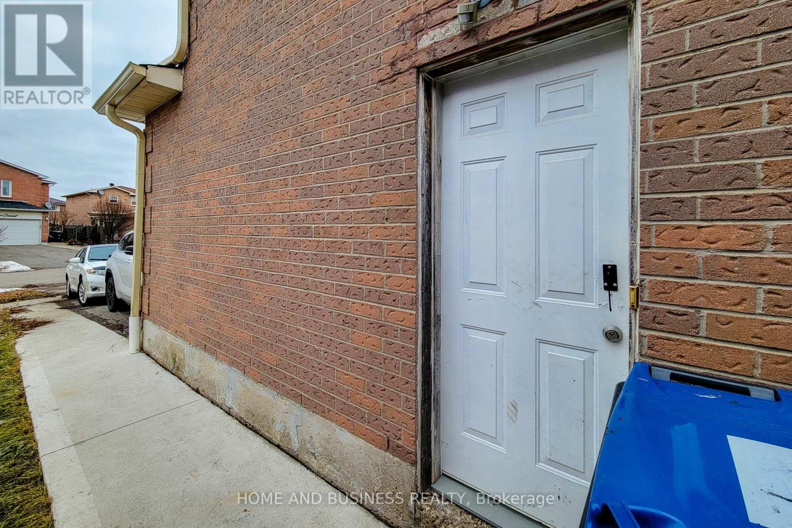 5213 Palomar Crescent, Mississauga, Ontario  L5R 2W8 - Photo 21 - W12690858