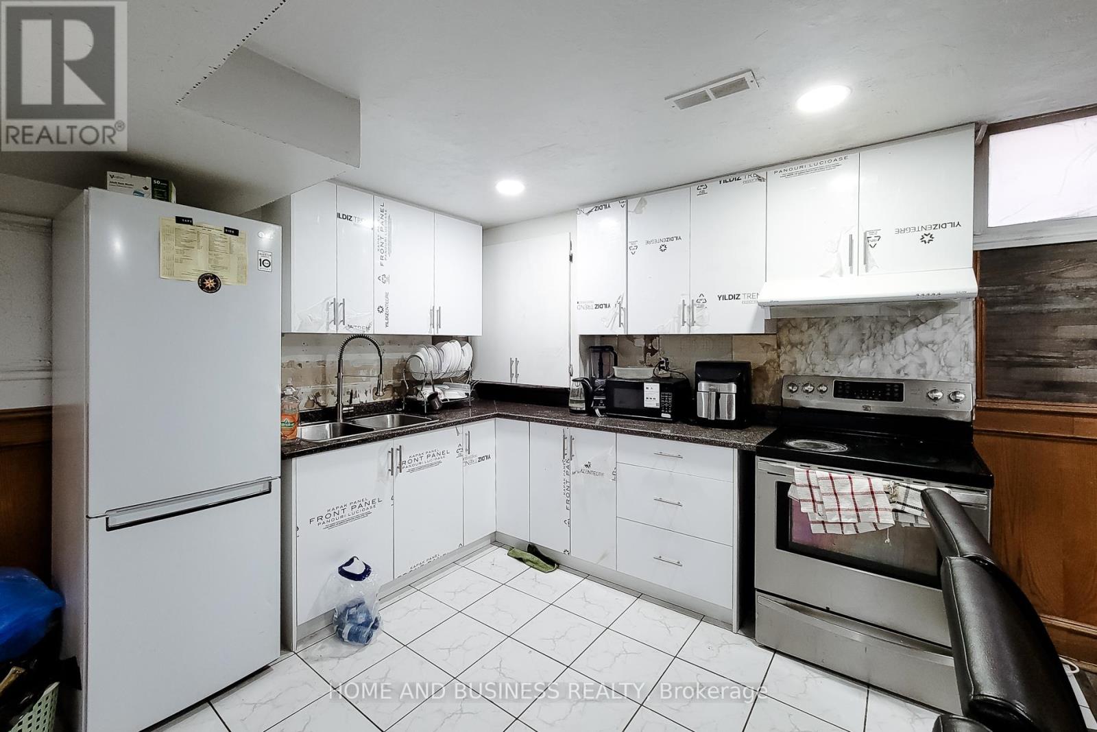 5213 Palomar Crescent, Mississauga, Ontario  L5R 2W8 - Photo 25 - W12690858