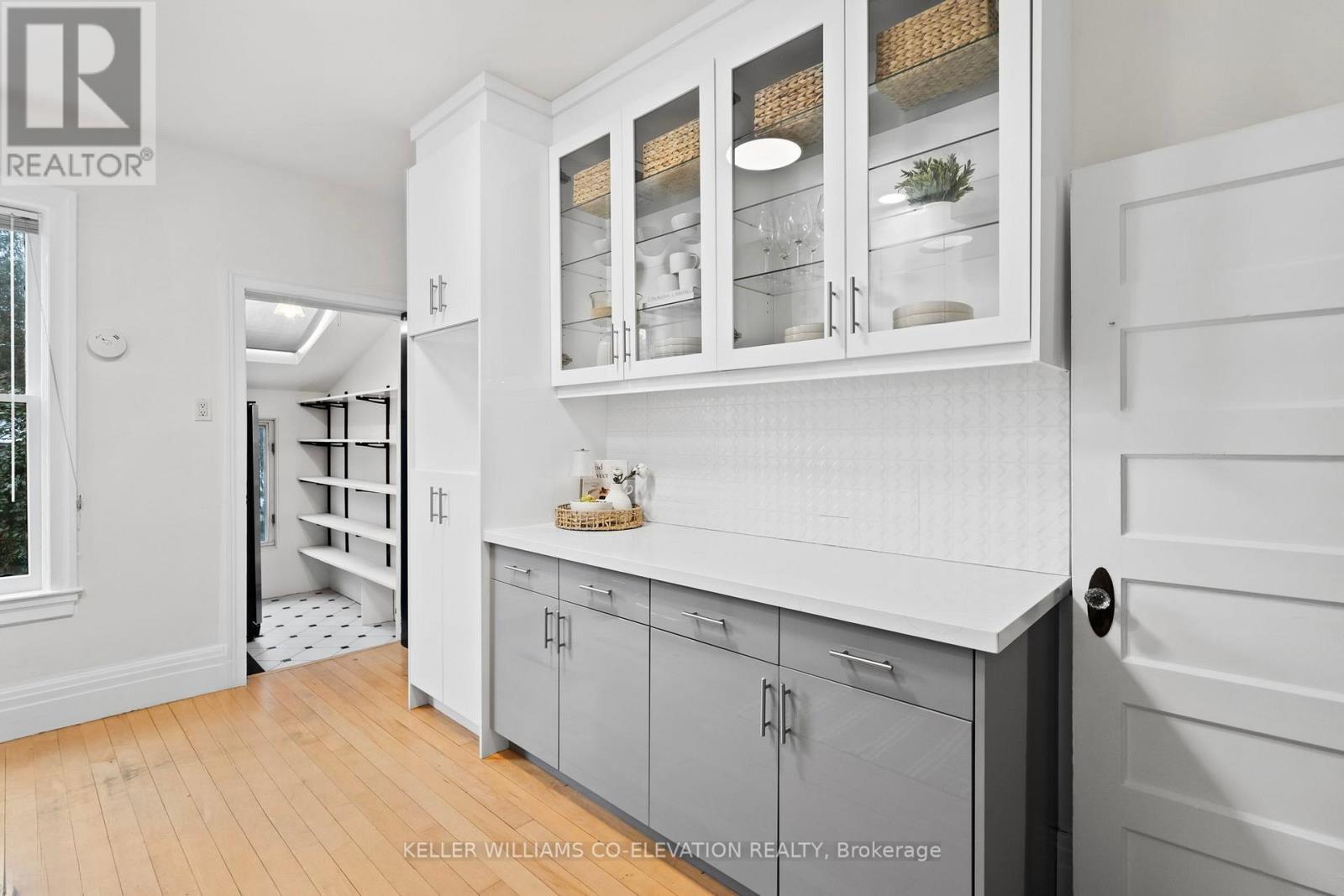 49 Grenadier Road, Toronto, Ontario  M6R 1R1 - Photo 15 - W12690900