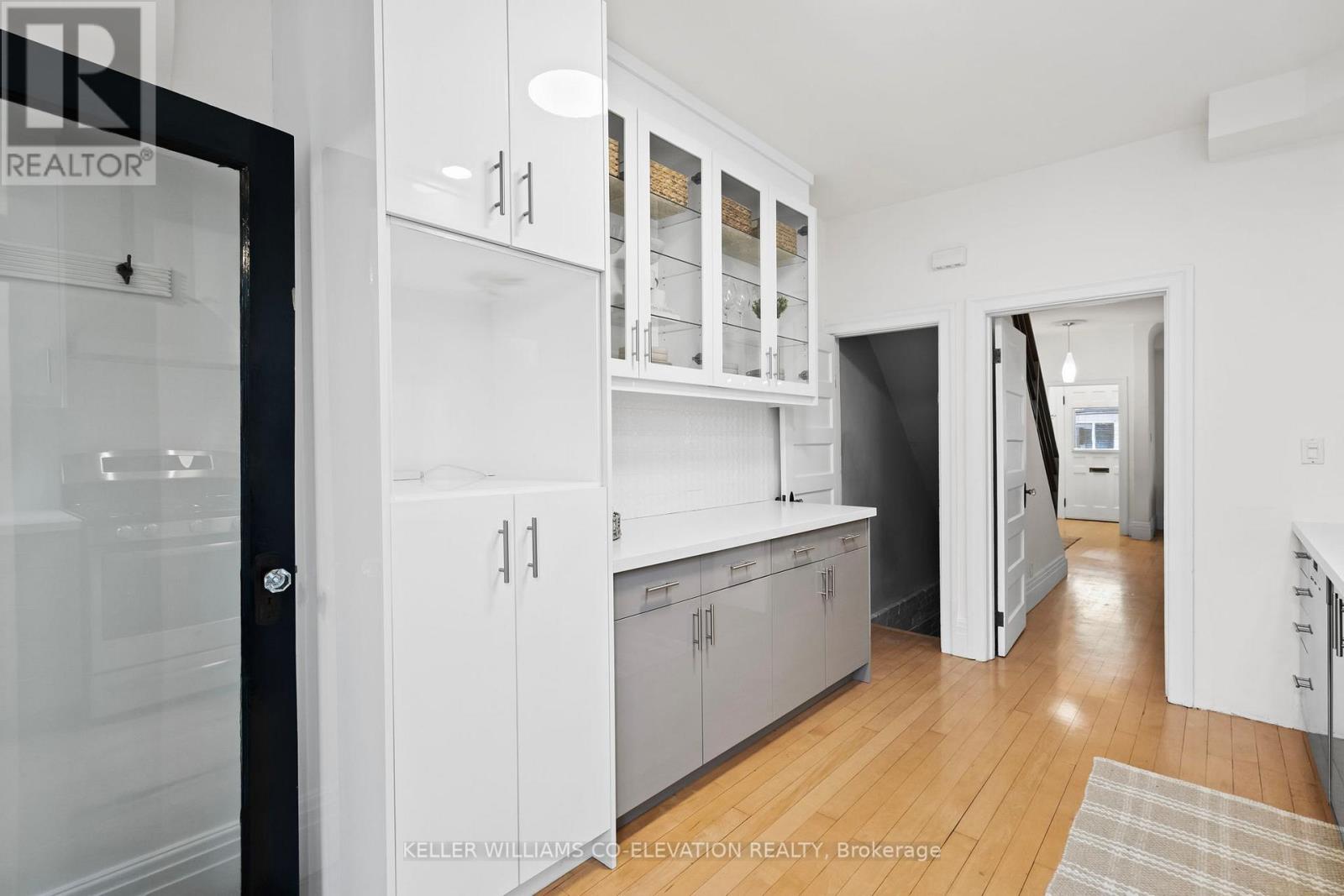 49 Grenadier Road, Toronto, Ontario  M6R 1R1 - Photo 16 - W12690900