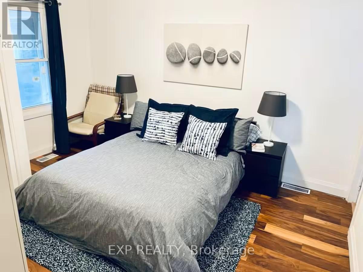 4364 Homewood Avenue, Niagara Falls, Ontario  L2E 4X2 - Photo 9 - X12690804