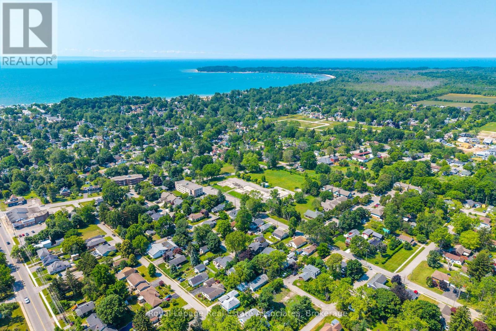 110 Derby Road, Fort Erie, Ontario  L0S 1B0 - Photo 2 - X12690876