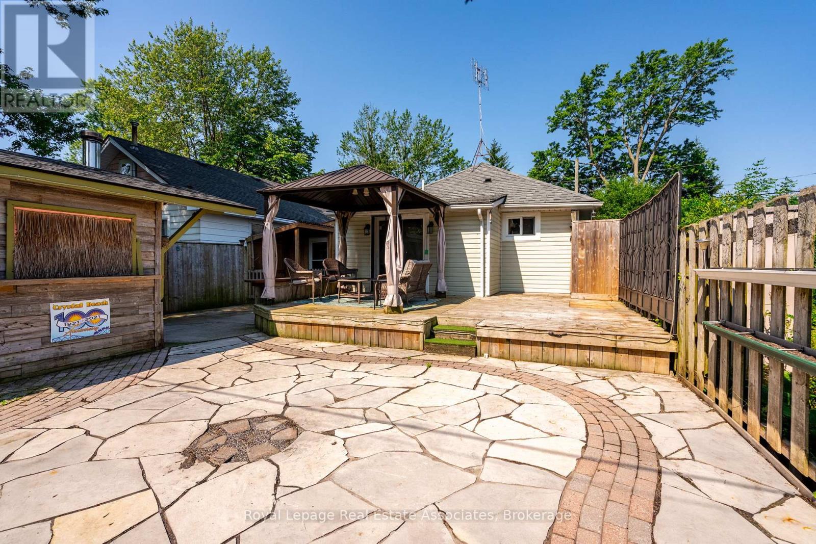 110 Derby Road, Fort Erie, Ontario  L0S 1B0 - Photo 32 - X12690876