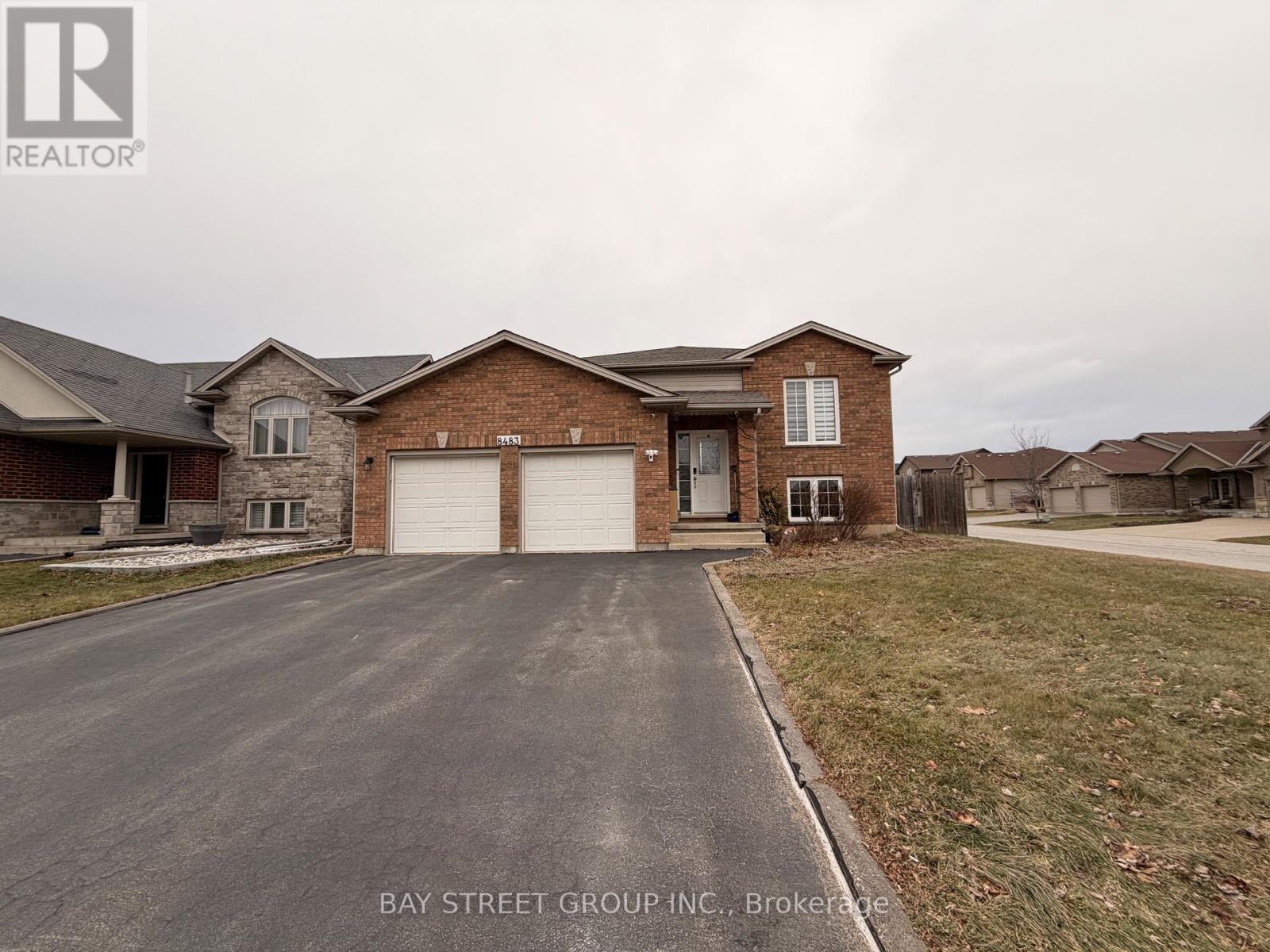 8483 Glavcic Drive, Niagara Falls, Ontario  L2H 0B5 - Photo 1 - X12690902