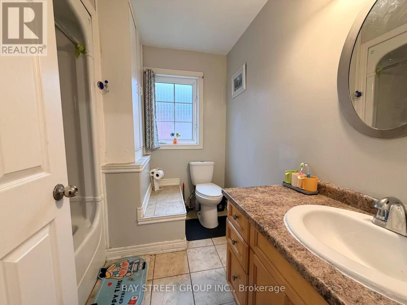 8483 Glavcic Drive, Niagara Falls, Ontario  L2H 0B5 - Photo 11 - X12690902