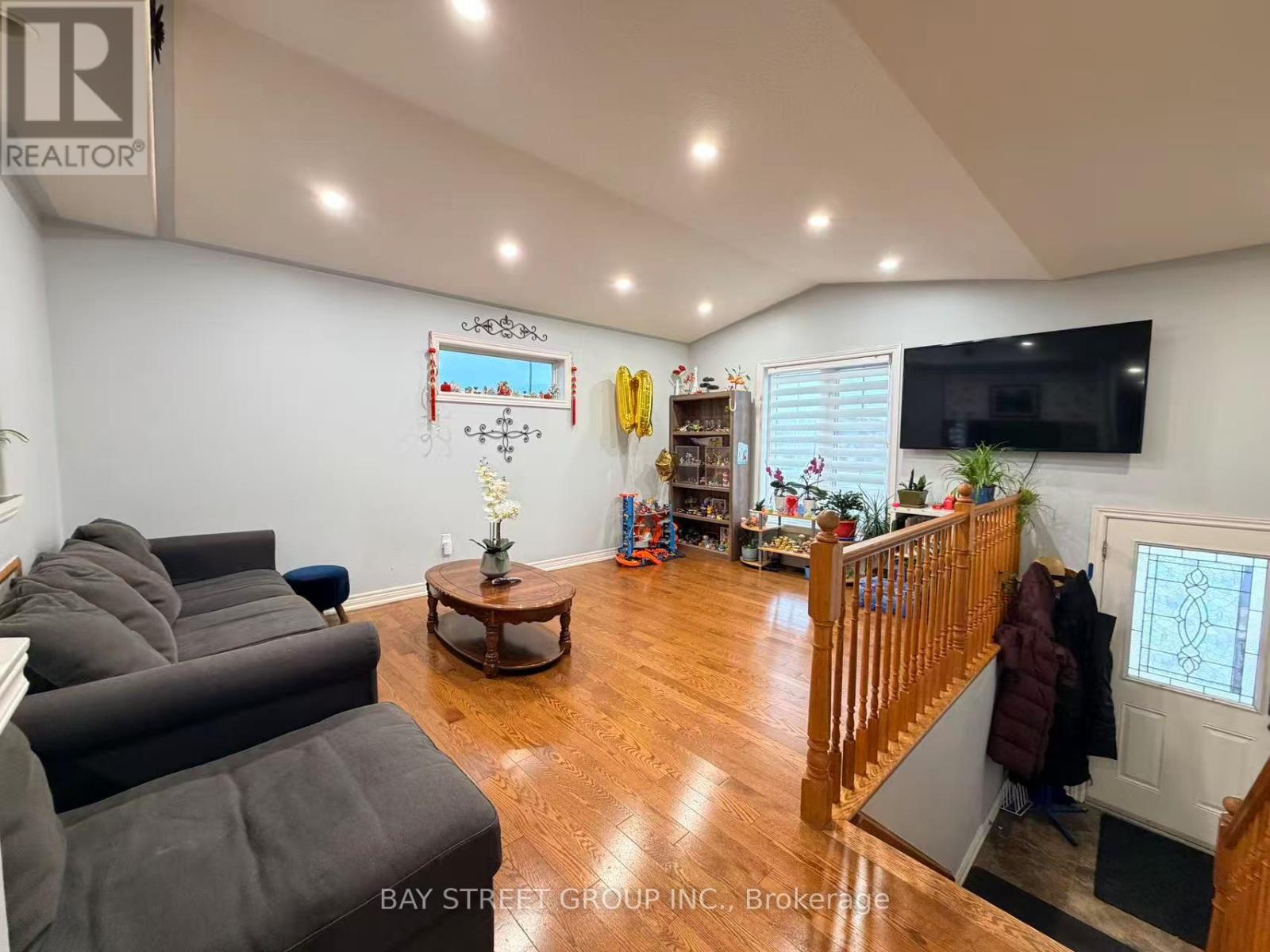 8483 Glavcic Drive, Niagara Falls, Ontario  L2H 0B5 - Photo 18 - X12690902