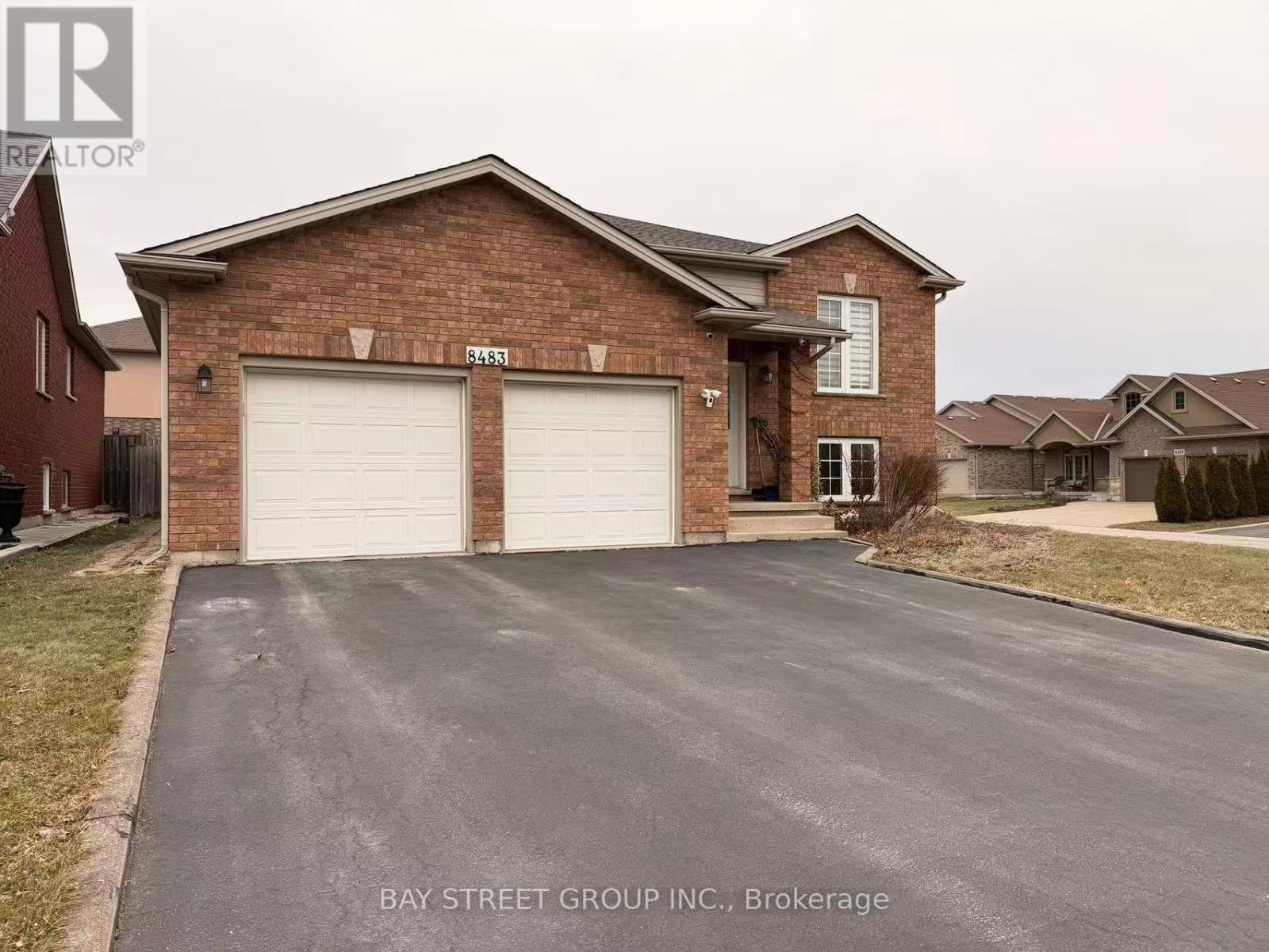8483 Glavcic Drive, Niagara Falls, Ontario  L2H 0B5 - Photo 2 - X12690902